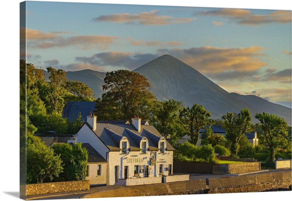 Ireland, Co.Mayo, Westport, Murrisk, Croagh Patrick Holy Mountain and Sheebeen public House