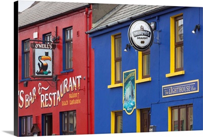 Ireland, County Cork, Beara Peninsula, Ring of Beara, Allihies, O'Neill's Pub, exterior