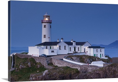 Ireland, County Donegal, Fanad Peninsula, Fanad Head Lighthouse, dusk