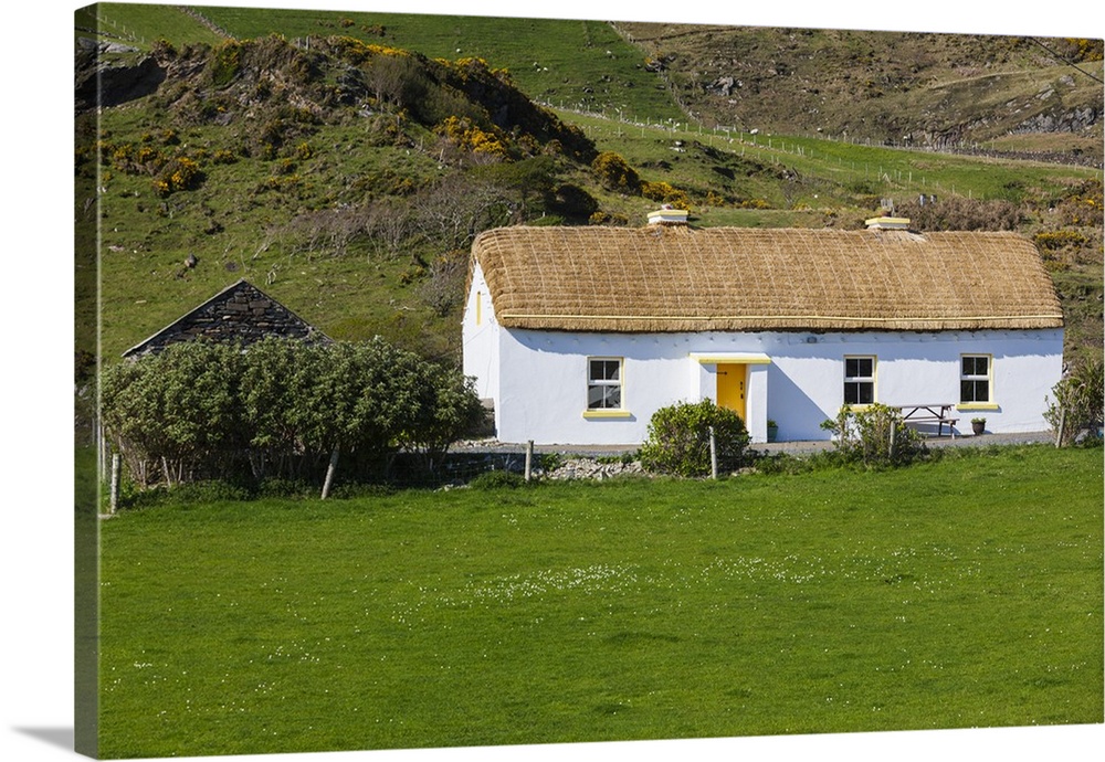 Ireland, County Donegal, Glengesh Pass, landscape with traditional house.