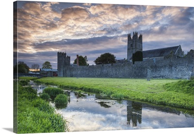 Ireland, County Tipperary, Fethard, town walls, dusk
