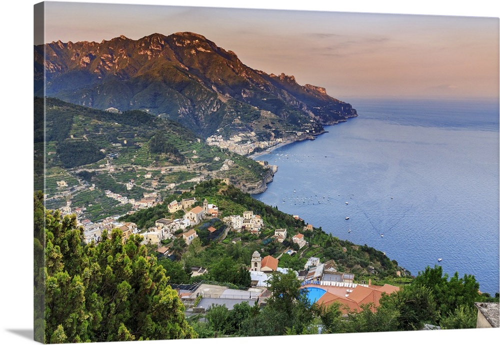 Italy, Campagnia, Amalfi Coast, Ravello. The Coastline from the town of Ravello.