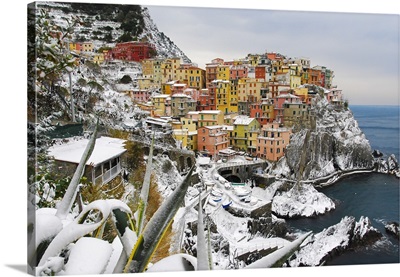 Italy, Cinque Terre, Manarola, rare snowfall