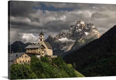 Italy, Dolomites, Agordino, Province Of Belluno, Colle Santa Lucia With The Pelmo Mount