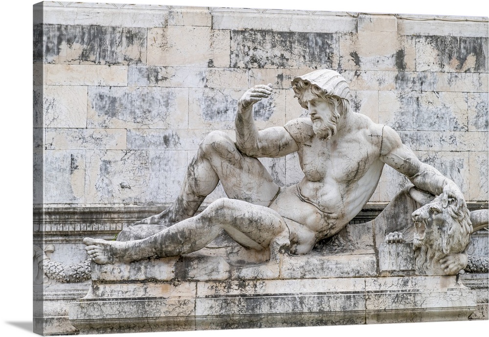 Italy, Lazio, Rome, Vittorio Emanuele II Monument, Altare della Patria, Fountain.