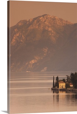 Italy, Lombardy, Lakes Region, Lake Como-Lake Lecco, Oliveto, villa and mountains