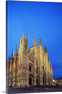 Italy, Lombardy, Milan, Piazza del Duomo, Duomo Gothic style cathedral