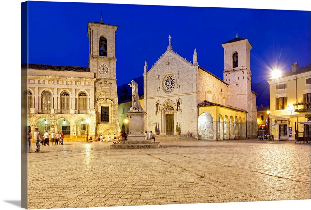 Italy, Umbria, Perugia district, Monti Sibillini National Park, Norcia, Piazza San Benedetto