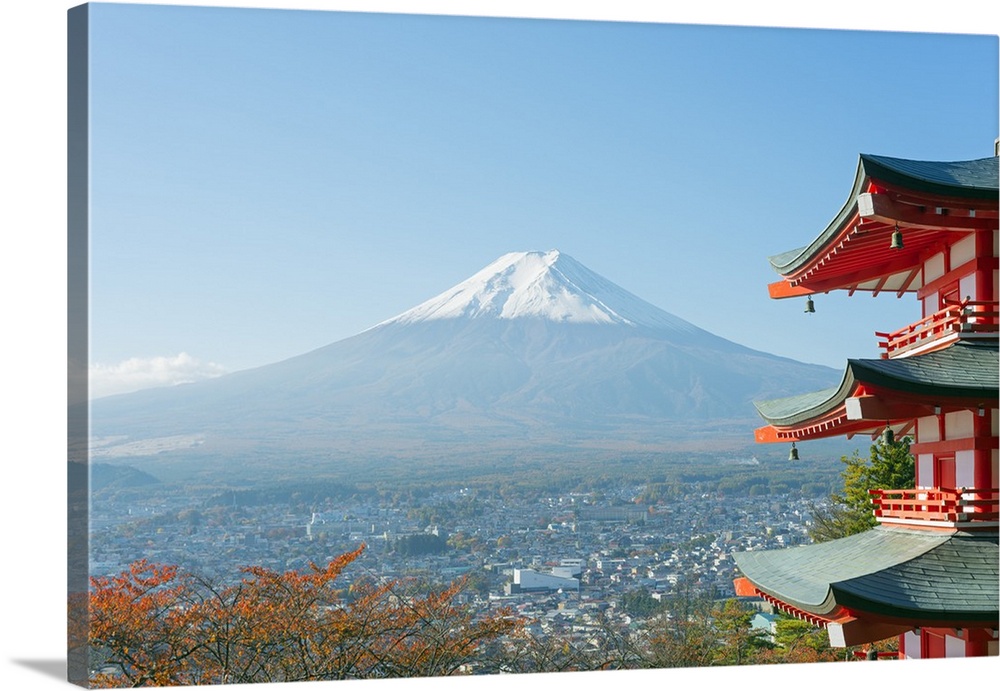 Asia, Japan, Honshu, Mt Fuji 3776m, Arakura Sengen Jinja, UNESCO World Heritage site.