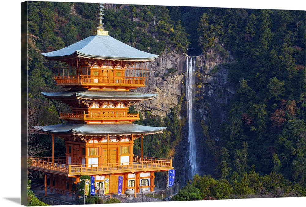 Asia, Japan, Honshu, Wakayama prefecture, Nachi no taki waterfall and pagoda.