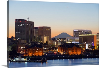Japan, Honshu, Yokohama Bay, city skyline and Mt Fuji