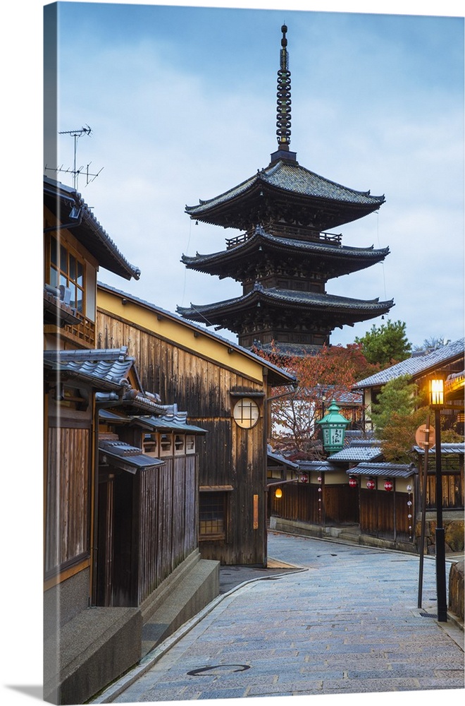 Japan, Kyoto, Higashiyama District, Gion, Yasaka Pagoda in Hokanji temple.