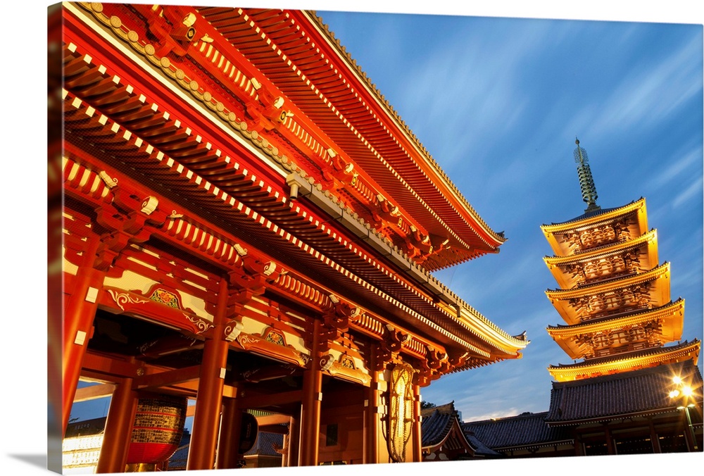 Japan, Tokyo, Asakusa, Asakusa Kannon Temple, Hozomon Gate and Temple Pagoda