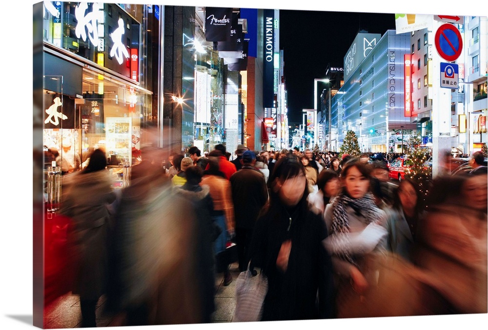 Asia, Japan, Honshu, Tokyo, Ginza, Crowds on Chuo Dori Street, the most fashionable shopping street in Tokyo