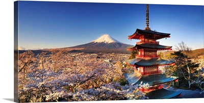 Japan, Yamanashi Prefecture, Fuji-Yoshida, Chureito Pagoda and Mt Fuji
