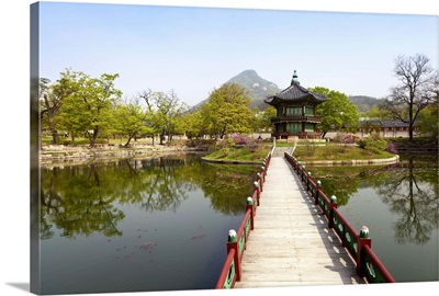 Korea, Seoul, Gyeongbokgung Palace, Hyangwonjeong Pavilion