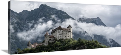 Liechtenstein, Balzers, Gutenberg Castle