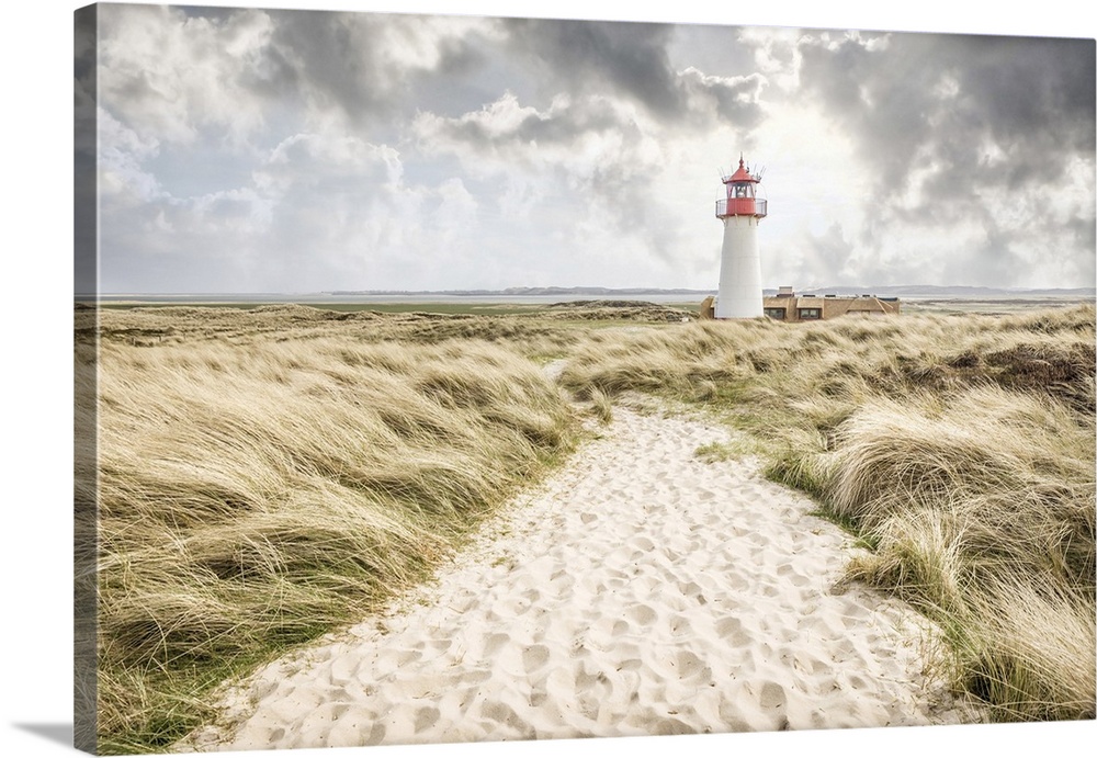List-West lighthouse on the Ellenbogen Peninsula, Sylt, Schleswig-Holstein, Germany