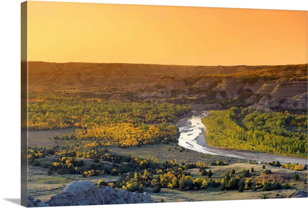 Little Missouri River and River Bend Overlook, Theodore Roosevelt National Park (North Unit), North Dakota, USA