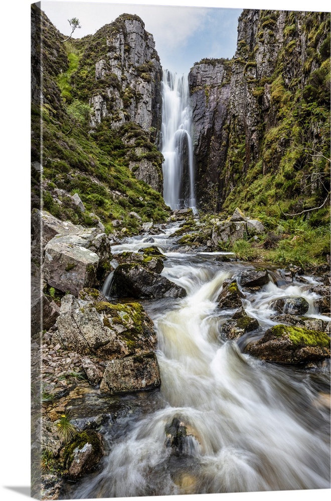Loch na Gainmhich Waterfall, Sutherland, Highlands, Scotland, United Kingdom.