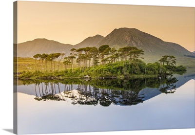 Lough Inagh lake. Twelve Bens and Pines Island reflected in the lake