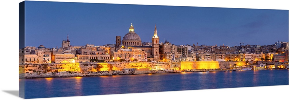 Malta, Malta, Valletta, View over Old Town with St John's Co-Cathedral.