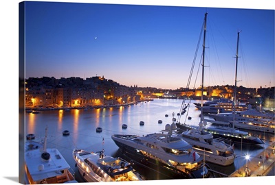 Maltese Islands, Malta, The port of Vittoriosa with luxury yachts parked at the marina