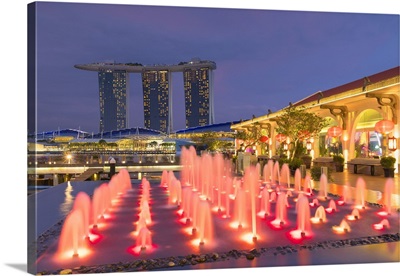 Marina Bay Sands Hotel and Fullerton Bay Hotel at dusk, Marina Bay, Singapore