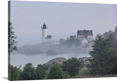 Massachusetts, Cape Ann, Annisquam, Annisquam Lighthouse in fog