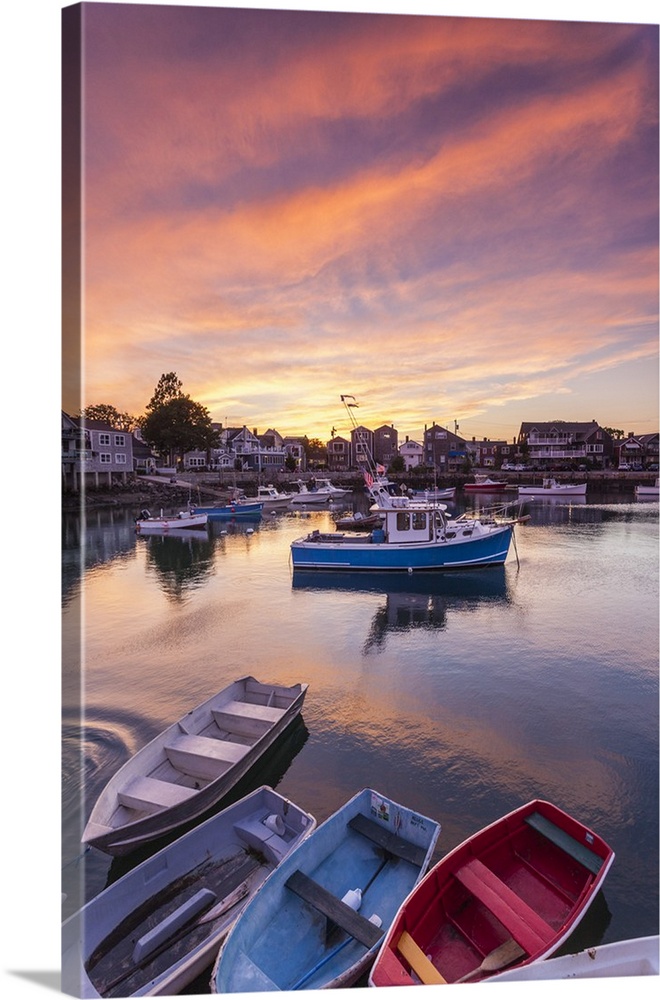 USA, Massachusetts, Cape Ann, Rockport, Rockport Harbor, dusk.