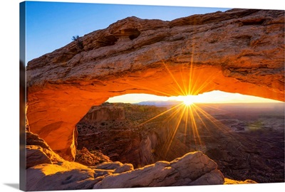 Mesa Arch At Sunrise, Canyonlands National Park, Utah, USA