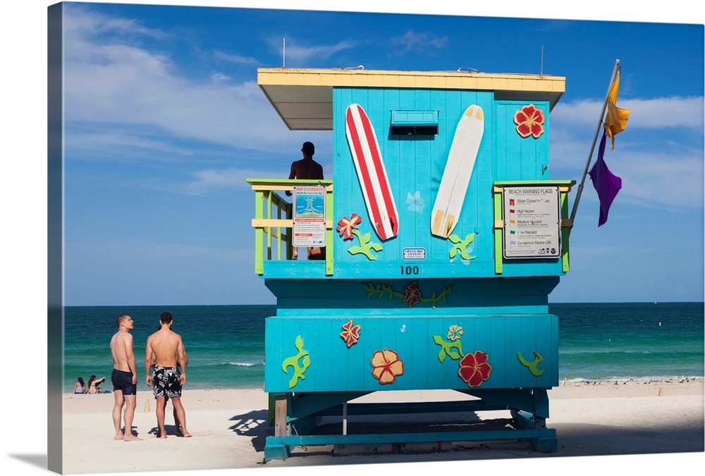 USA, Miami Beach, South Beach, Lifeguard hut on Miami Beach