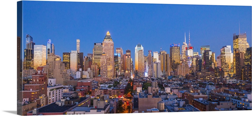 View of Midtown Manhattan from the press lounge rooftop bar, New York, USA.