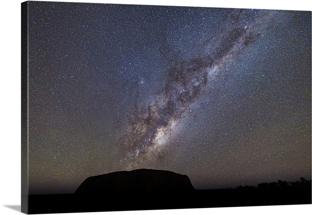 Milky Way over Uluru, Ayers Rock, Uluru Kata Tjuta National Park, Northern Territory, Australia.