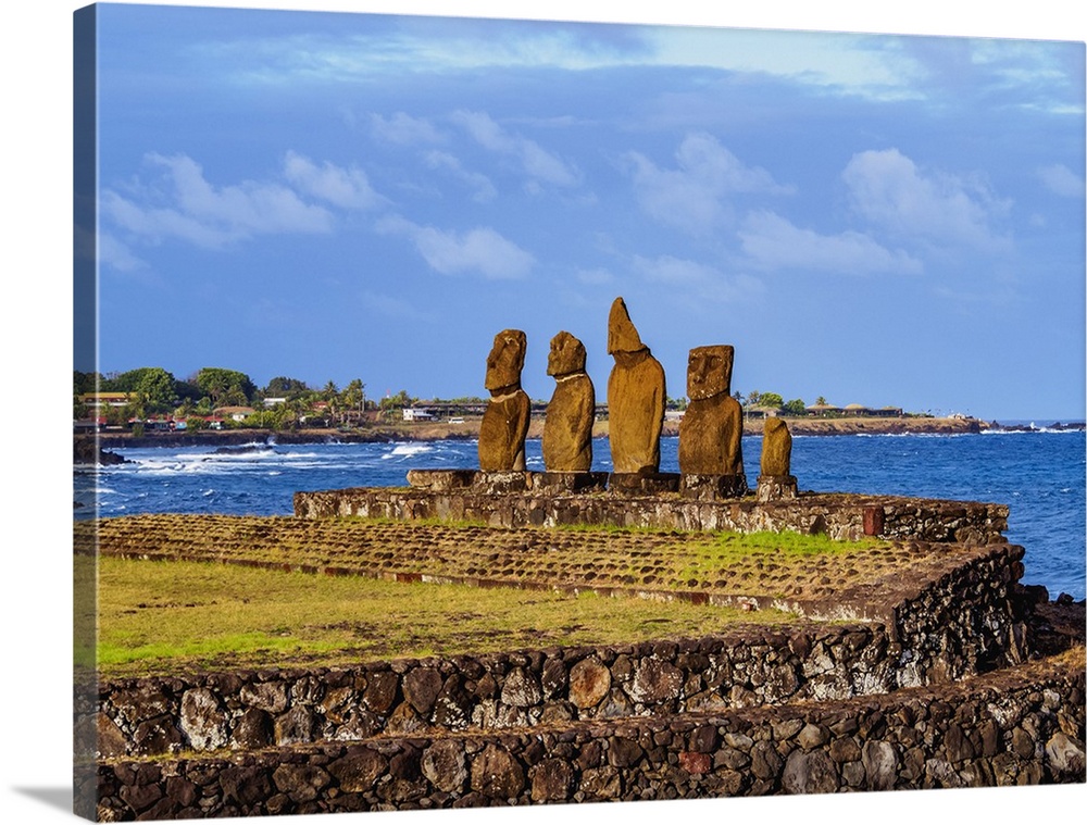 Moais in Ahu Vai Uri, Tahai Archaeological Complex, Rapa Nui National Park, Easter Island, Chile