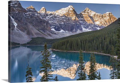 Moraine Lake, Rockies, Banff National Park, Alberta, Canada