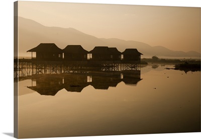 Myanmar, Inle Lake, A misty dawn at Golden Island Cottages