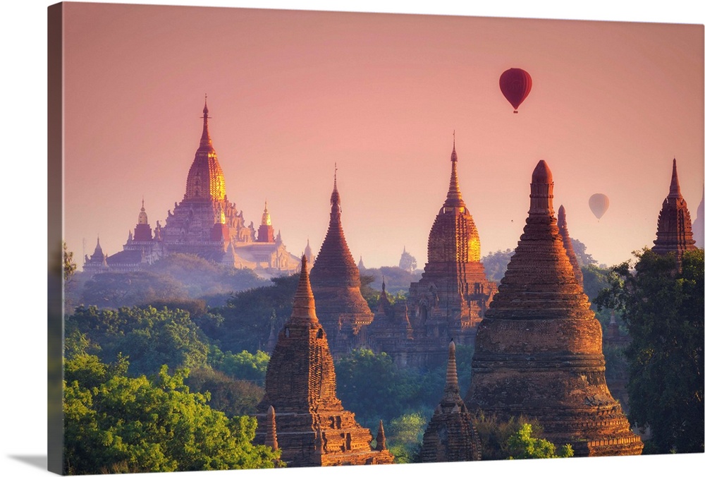 Myanmar (Burma), Temples of Bagan (Unesco world Heritage Site), Ananda Temple.