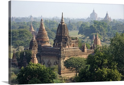 Myanmar, thousands of brick and stucco 10th to 13th century Buddhist pagodas and temples