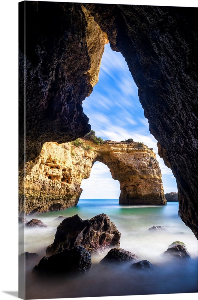 Natural Sea Arch, Praia de Albandeira, Algarve, Portugal.