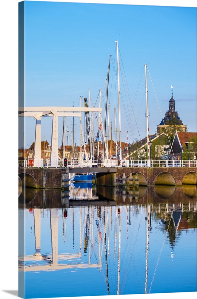 Netherlands, North Holland, Enkhuizen. Darwbridge in the Oude Haven (Old Harbor).
