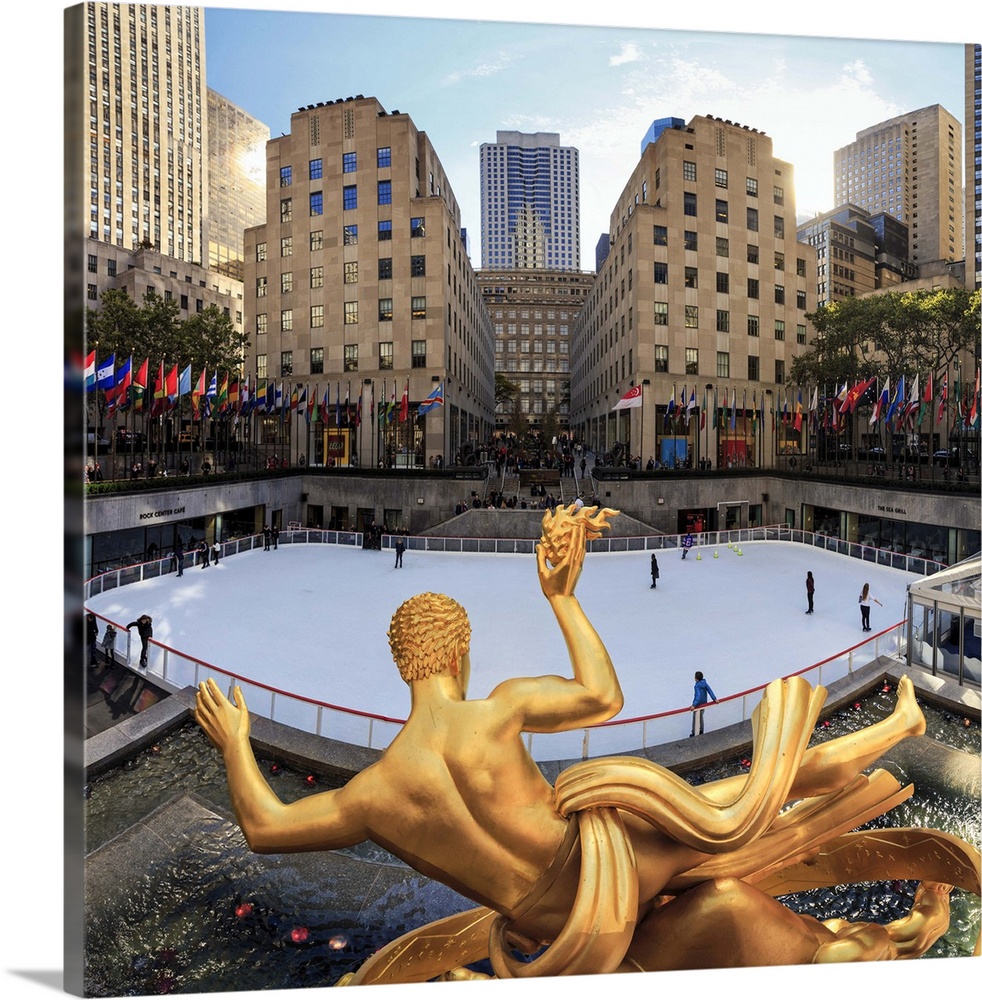 USA, New York, New York City, Manhattan, Rockefeller Center, Ice Rink.