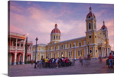 Nicaragua, Granada, Park Colon, Park Central, Cathedral de Granada at sunset