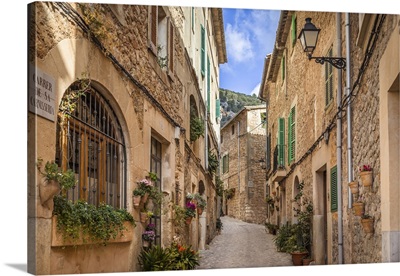 Old Town Alley In Valldemossa, Mallorca, Spain