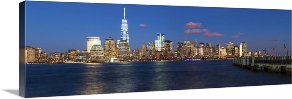 One World Trade Center and Downtown Manhattan across the Hudson River, New York, Manhattan, United States of America.