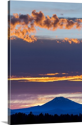 Oregon, Central Oregon, Bend, Mount Bachelor at sunset