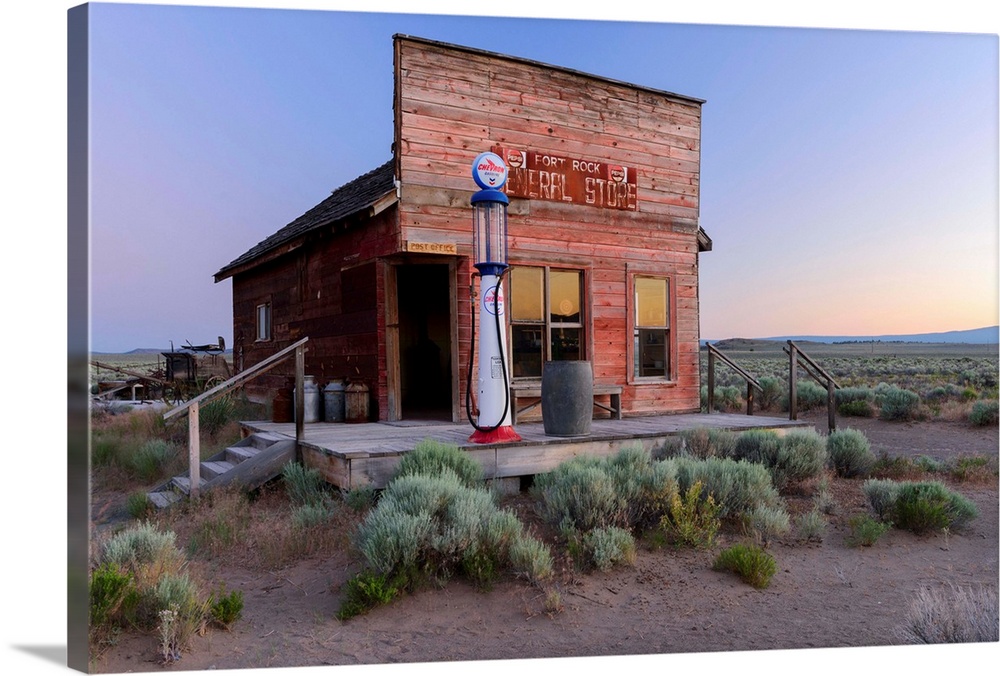 USA, Oregon, Fort Rock, Homstead Museum, General store at the Western Village