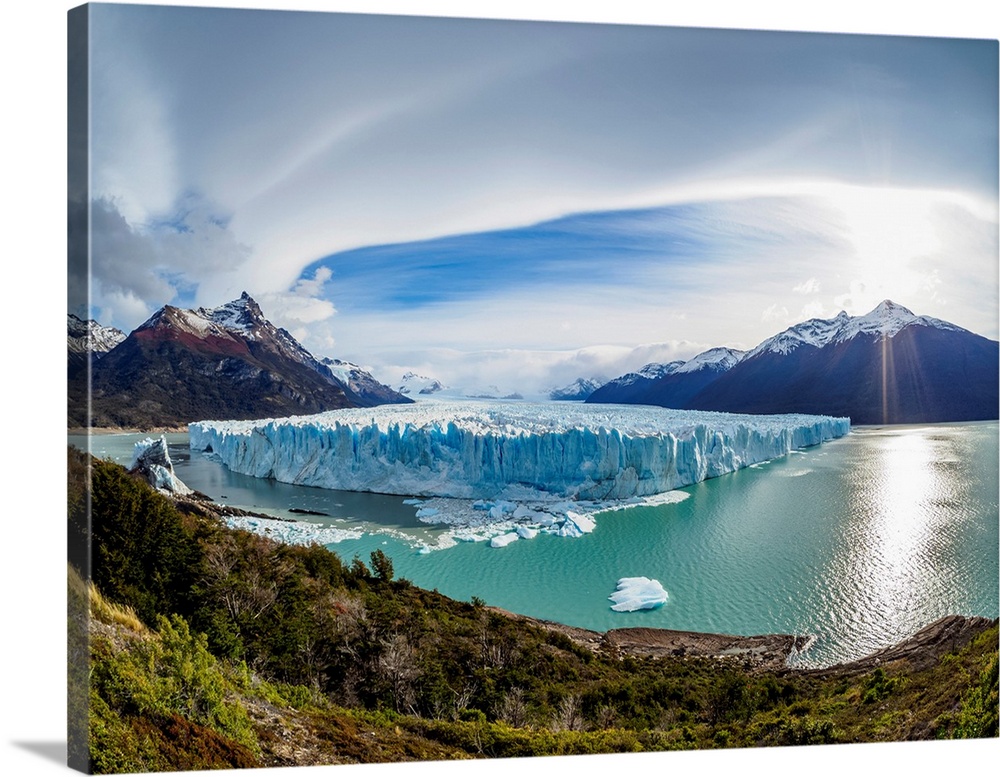 Perito Moreno Glacier, elevated view, Los Glaciares National Park, Santa Cruz Province, Patagonia, Argentina.