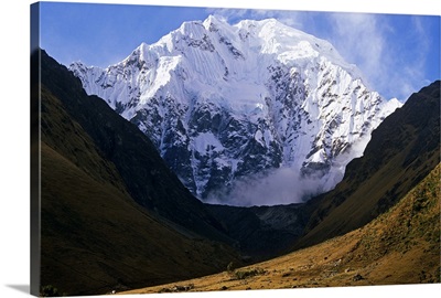 Peru, Andes, Cordillera Vilcabamba, Nevado Salkantay At well over 6000m high