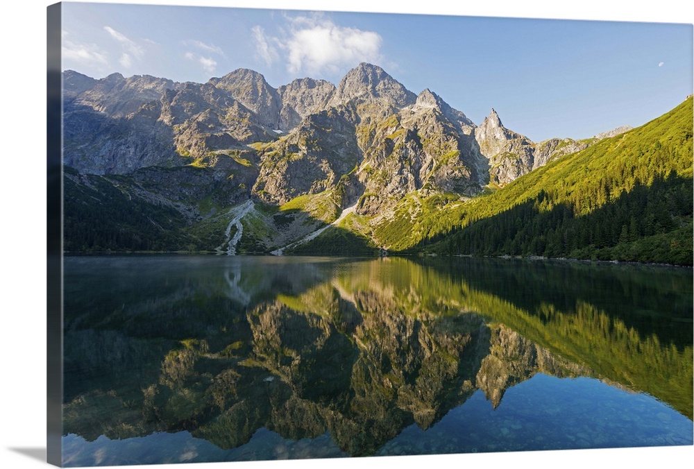 Europe, Poland, Carpathian Mountains, Zakopane, Lake Morskie Oko (Eye of the Sea).